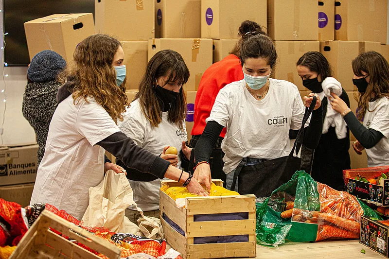 Providing meal baskets for underprivileged students