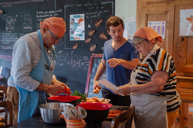 This autumn, the Petites Cantines continue to sow the seeds of conviviality 🍲