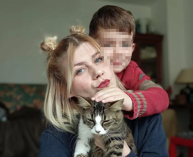 "When I was 7, I was in foster care, and when I was 18, I was on the streets. Today, I'm back on my feet!"