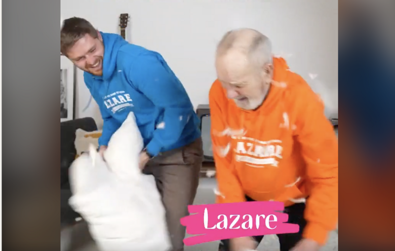 La coloc entre sans-abri et jeunes, une histoire à dormir dedans !