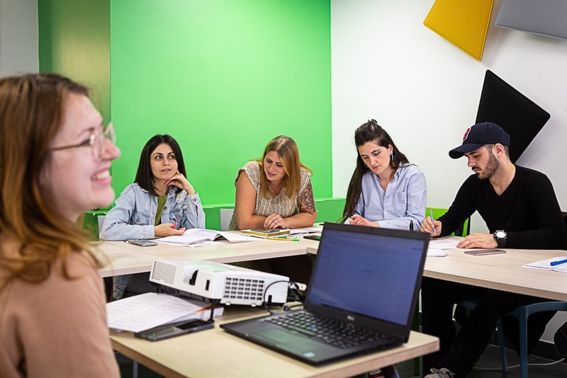 Facilitating the inclusion of exiles in society